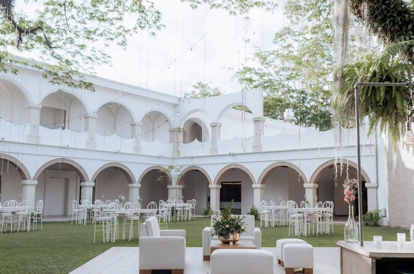 Jardines y patio central